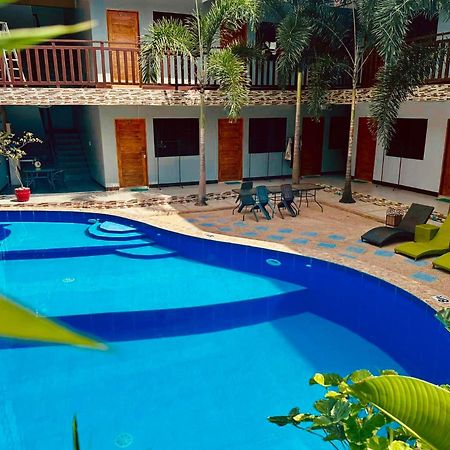 Mountain View Garden Inn Корон Екстериор снимка
