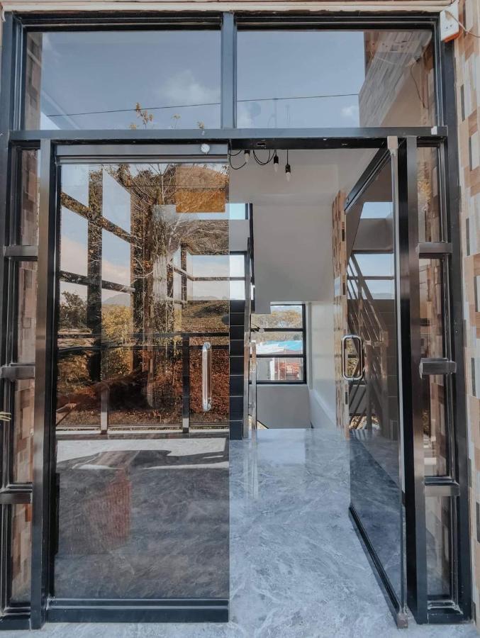Mountain View Garden Inn Корон Екстериор снимка