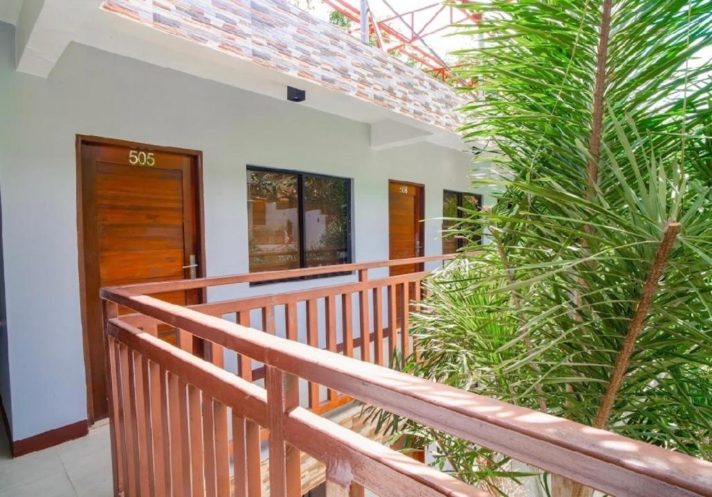 Mountain View Garden Inn Корон Екстериор снимка